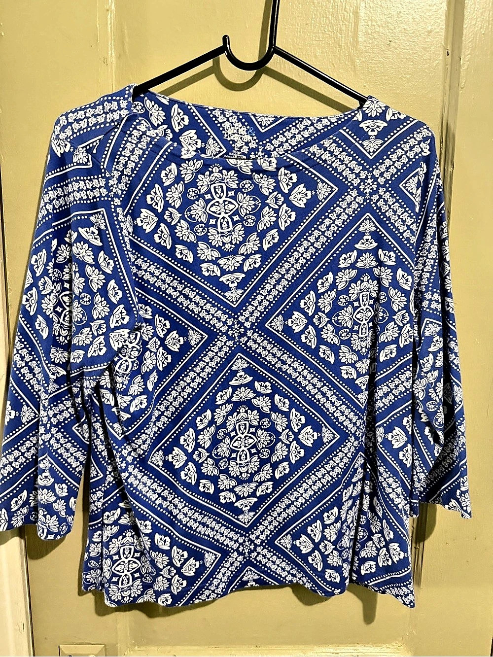 Croft & Barrow Women's Cotton Geometric Long Sleeve Top Blue & White